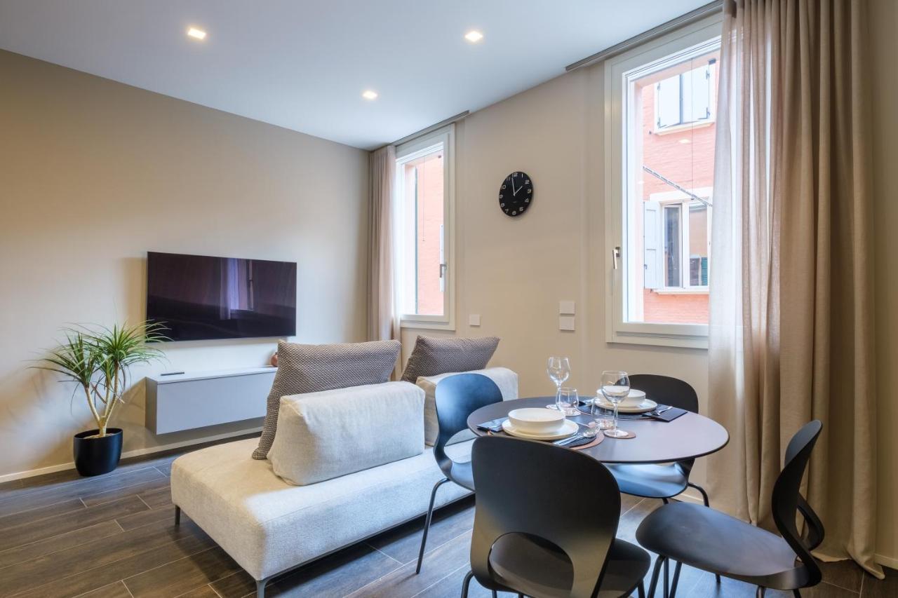 Golden Suite By Studio Vita Bologna Kültér fotó